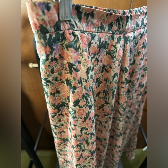 Floral print, flowy long skirt - Picture 8 of 8